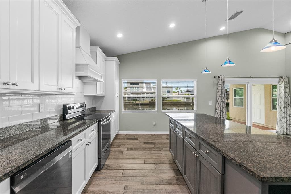 143 AVALON AVENUE photo 9