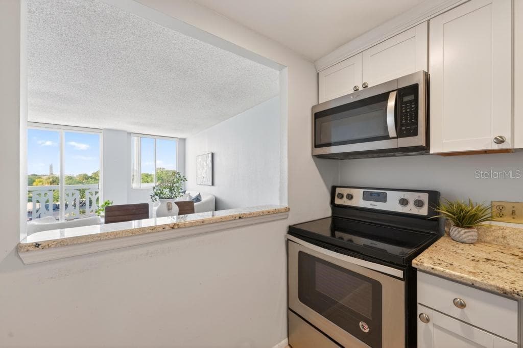 925 N HALIFAX AVENUE 410 photo 24
