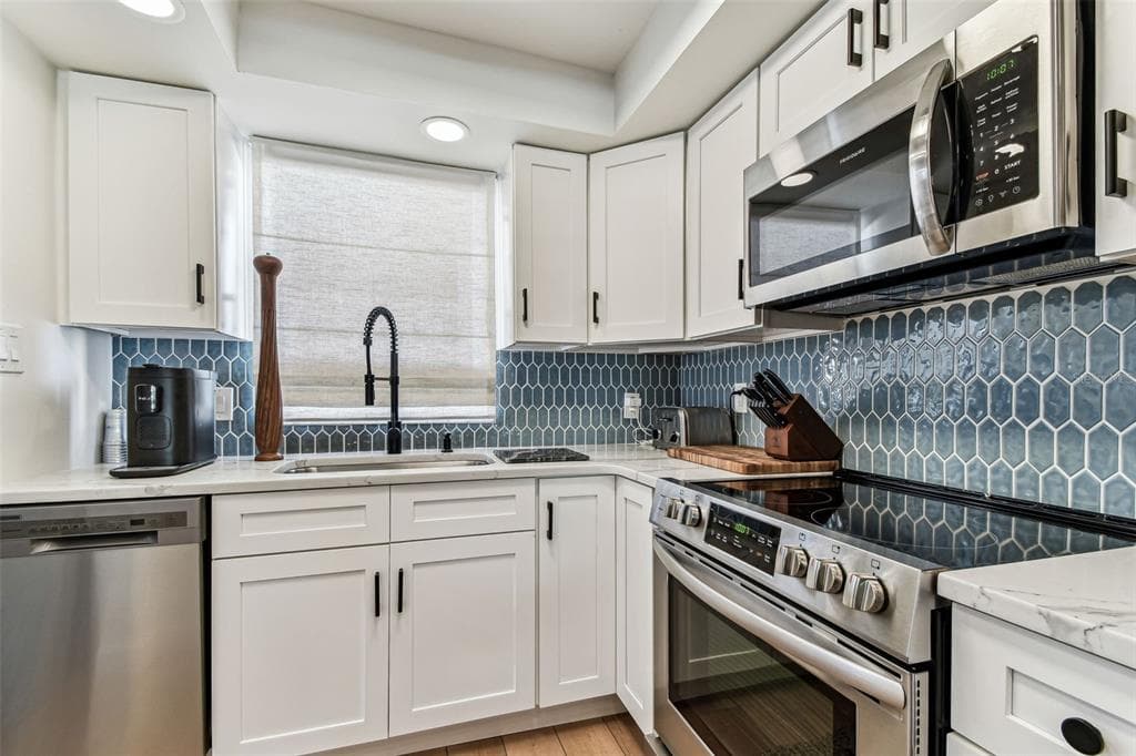 620 EDGEWATER DRIVE 204 photo 6