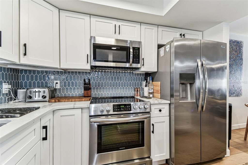 620 EDGEWATER DRIVE 204 photo 13