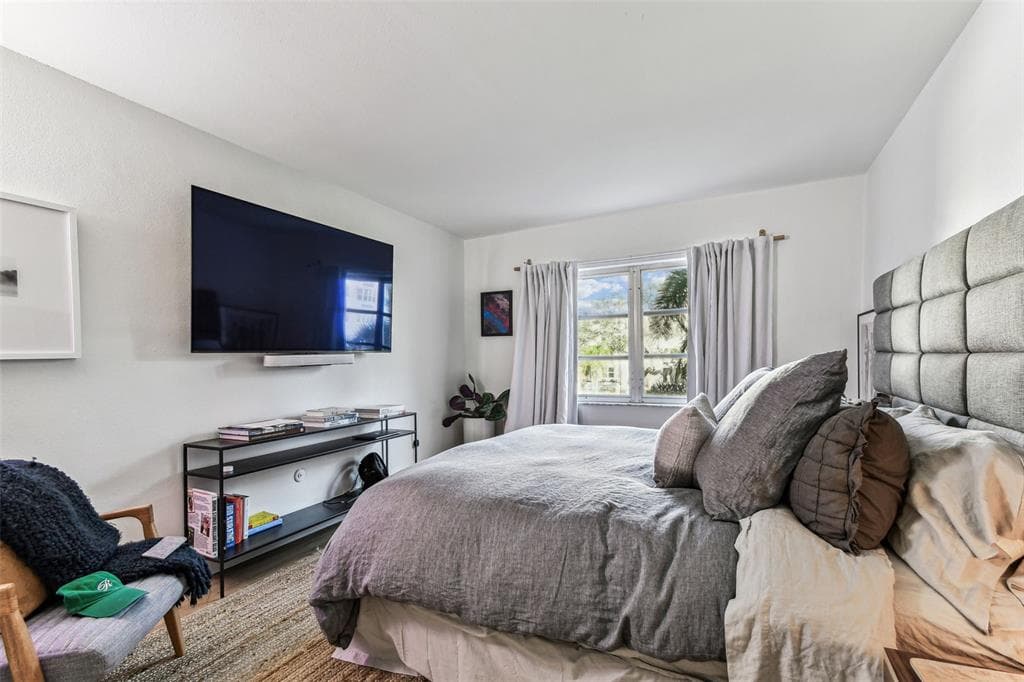620 EDGEWATER DRIVE 204 photo 8