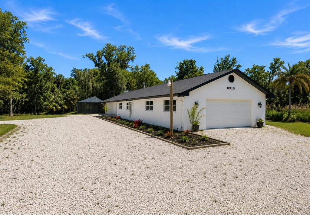 8315 REVELS ROAD photo 2