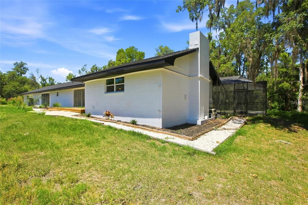 8315 REVELS ROAD photo 4