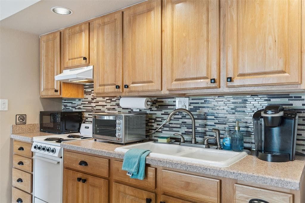 3700 S ATLANTIC AVENUE 206 photo 18