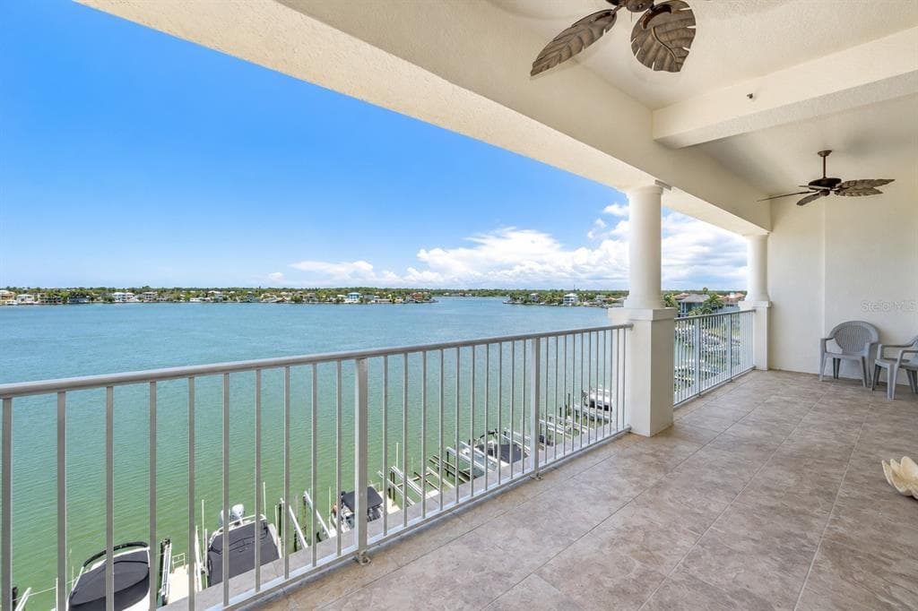 17717 GULF BOULEVARD 504 photo 5