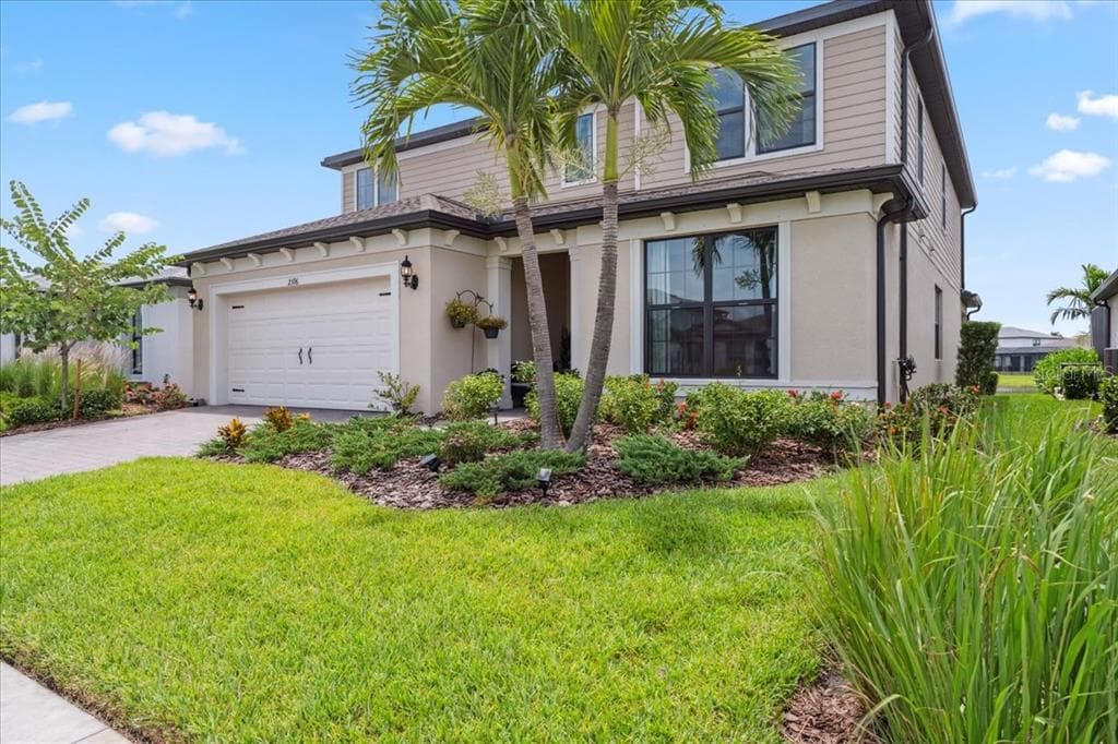 2596 BUCKTHORN LOOP photo 2