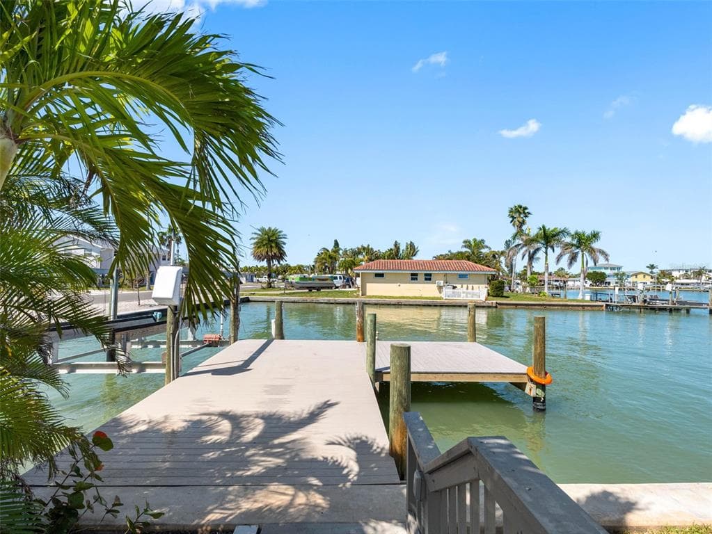 562 JOHNS PASS AVENUE photo 19