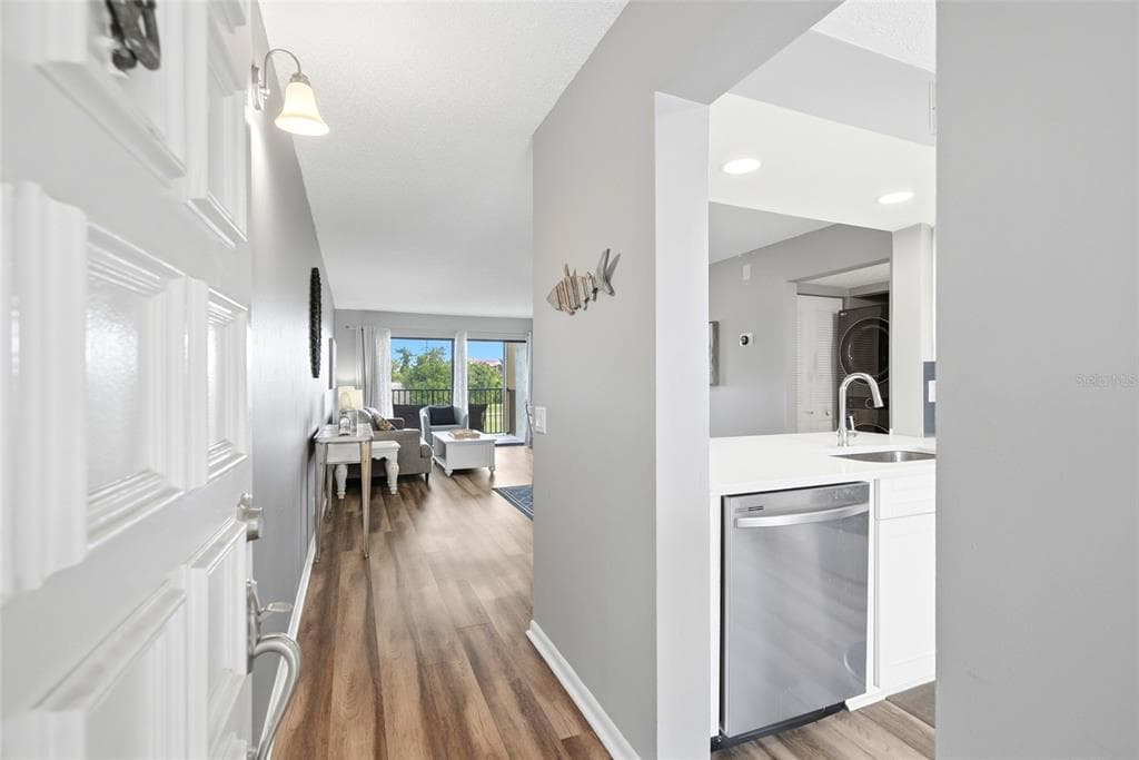 6105 PALMA DEL MAR BOULEVARD S 219 photo 3