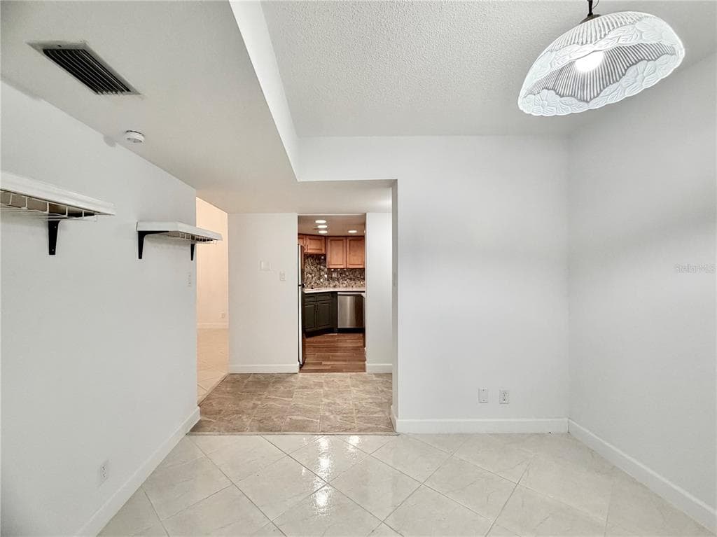 7400 SUN ISLAND DRIVE S 111 photo 23