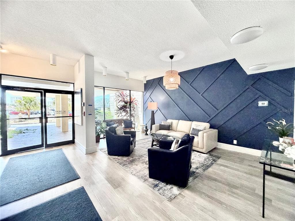 7400 SUN ISLAND DRIVE S 111 photo 25
