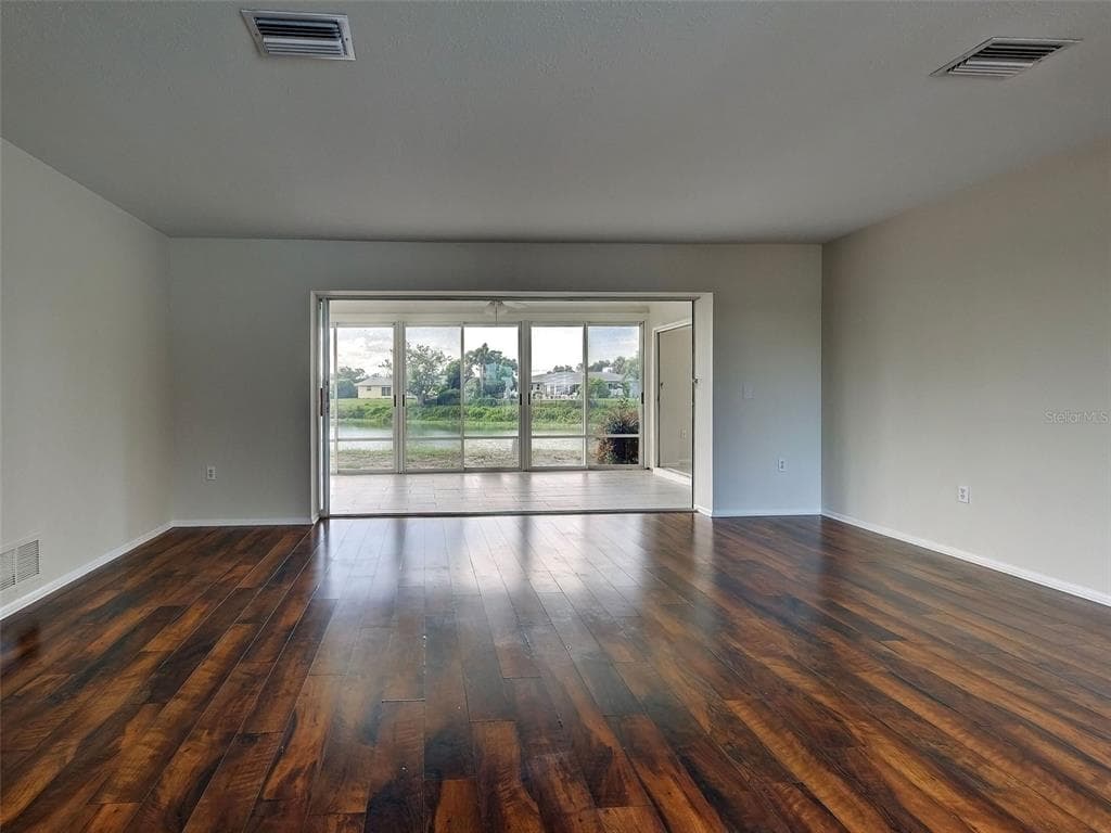 412 PINE TREE TERRACE photo 9