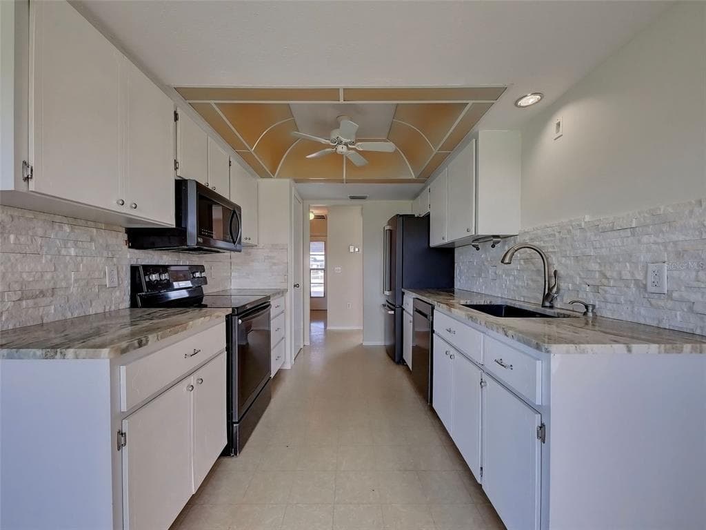 412 PINE TREE TERRACE photo 18