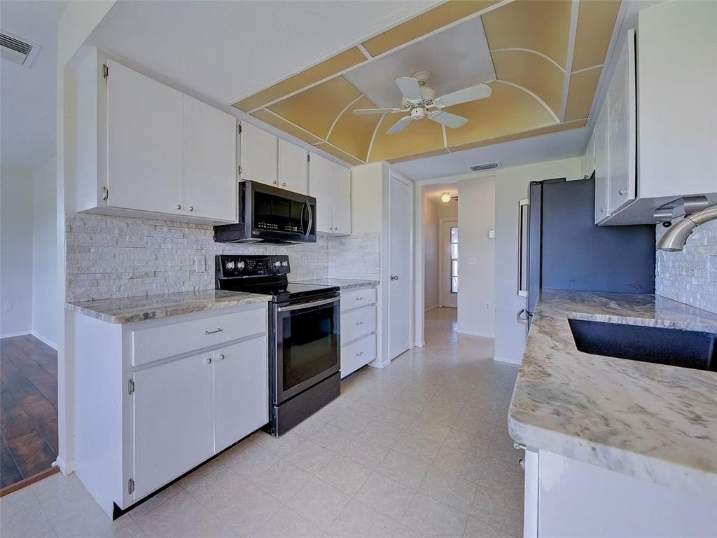 412 PINE TREE TERRACE photo 15
