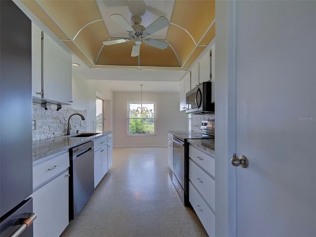 412 PINE TREE TERRACE photo 19