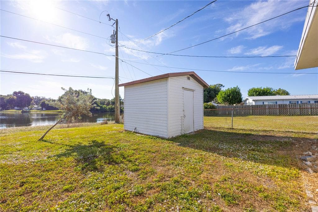 275 LAKEVIEW DRIVE photo 20