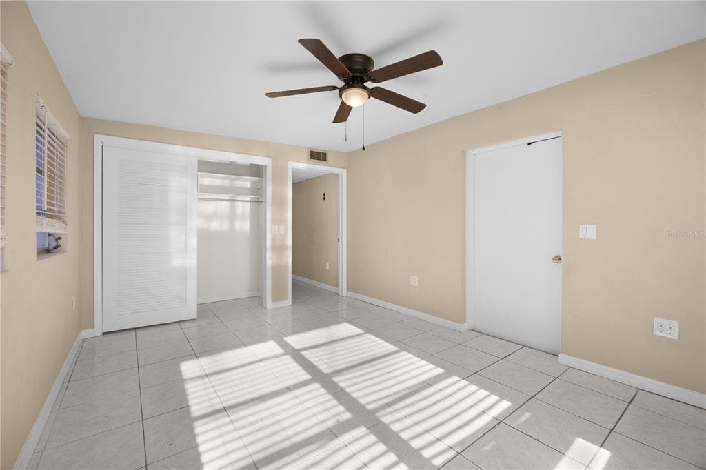 275 LAKEVIEW DRIVE photo 10