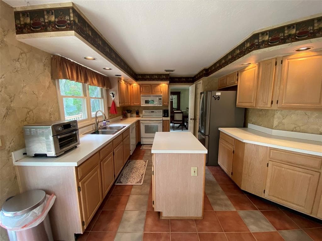 1016 LAKESIDE DR. DRIVE photo 20