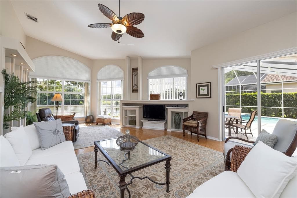 2055 DIAMOND COURT photo 24