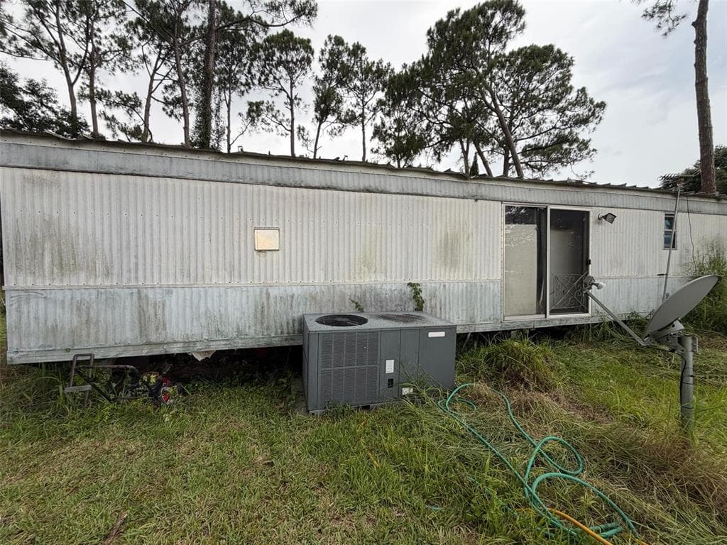 4560 POLK CITY ROAD photo 6