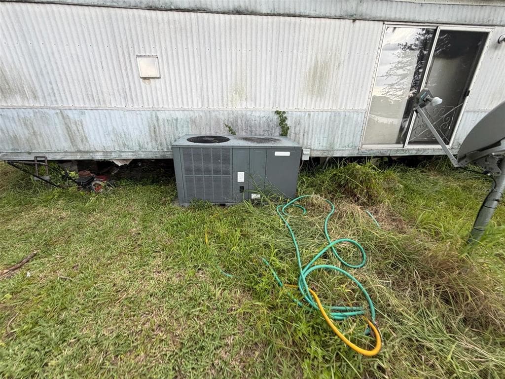 4560 POLK CITY ROAD photo 8