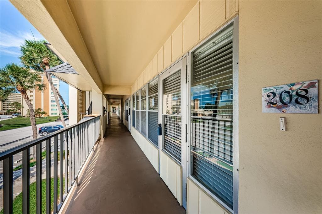 4700 COVE CIRCLE 208 photo 7