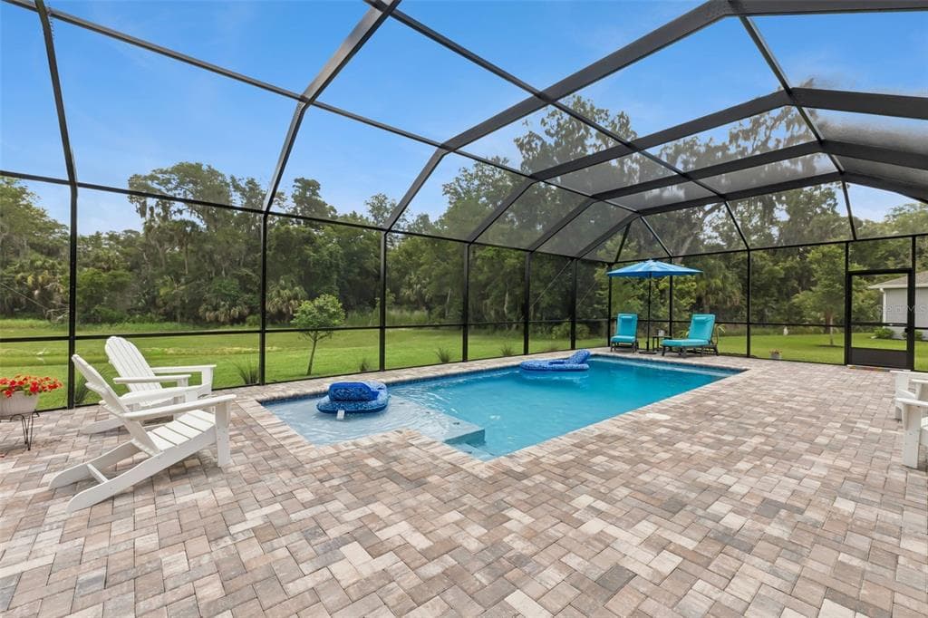 3093 ADRIAN DR photo 3