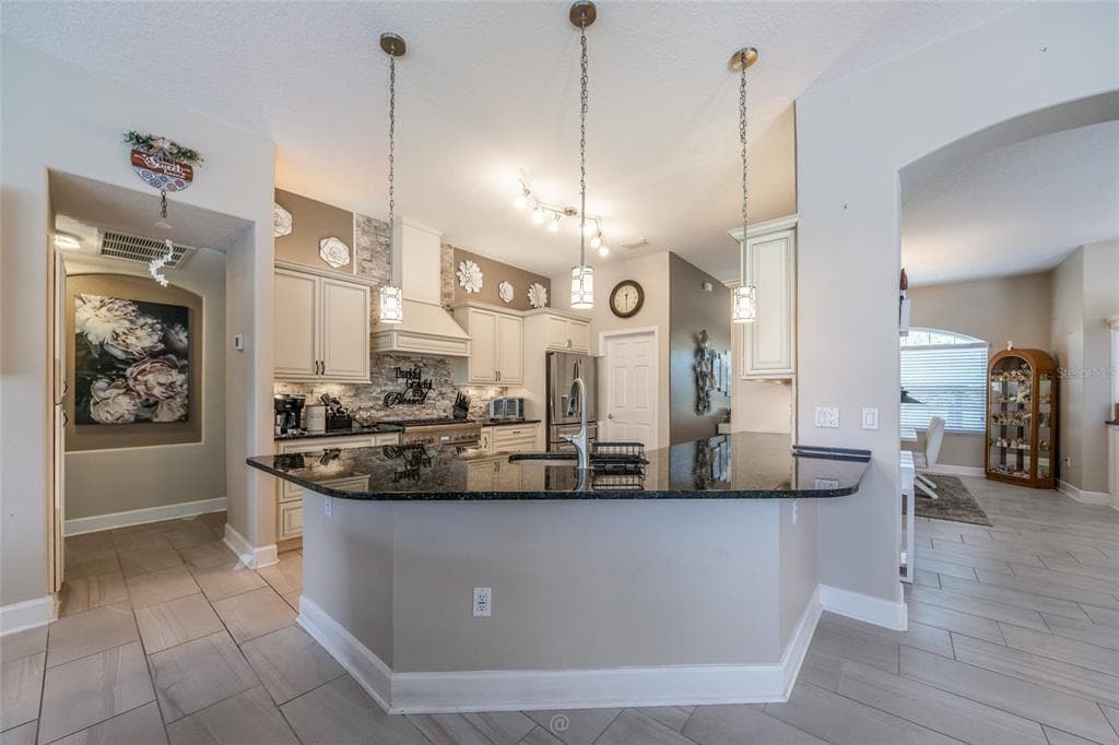 18 MOUNT VERNON LANE photo 13