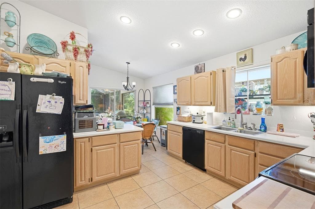 1469 RIVERDALE DRIVE photo 15