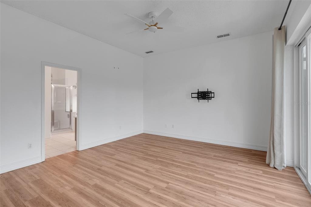 16740 GLENBROOK BOULEVARD photo 21