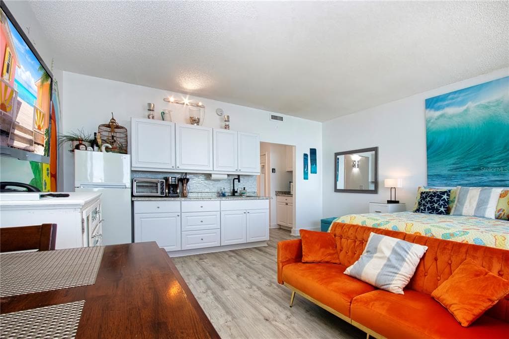 611 DESTINY DRIVE 403 photo 22