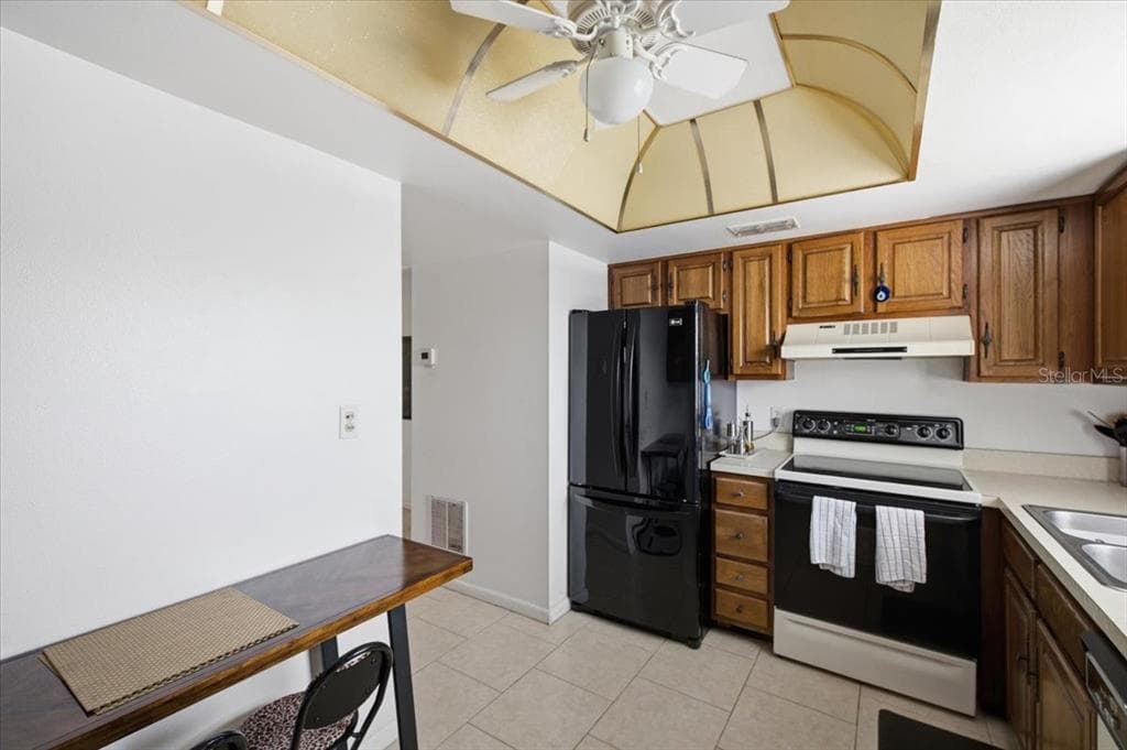 7050 SUNSET DRIVE S 216 photo 18