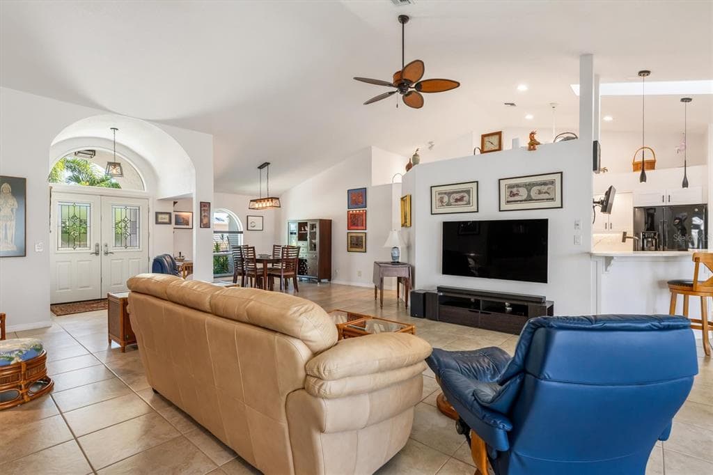 2829 LA MANCHA COURT photo 10