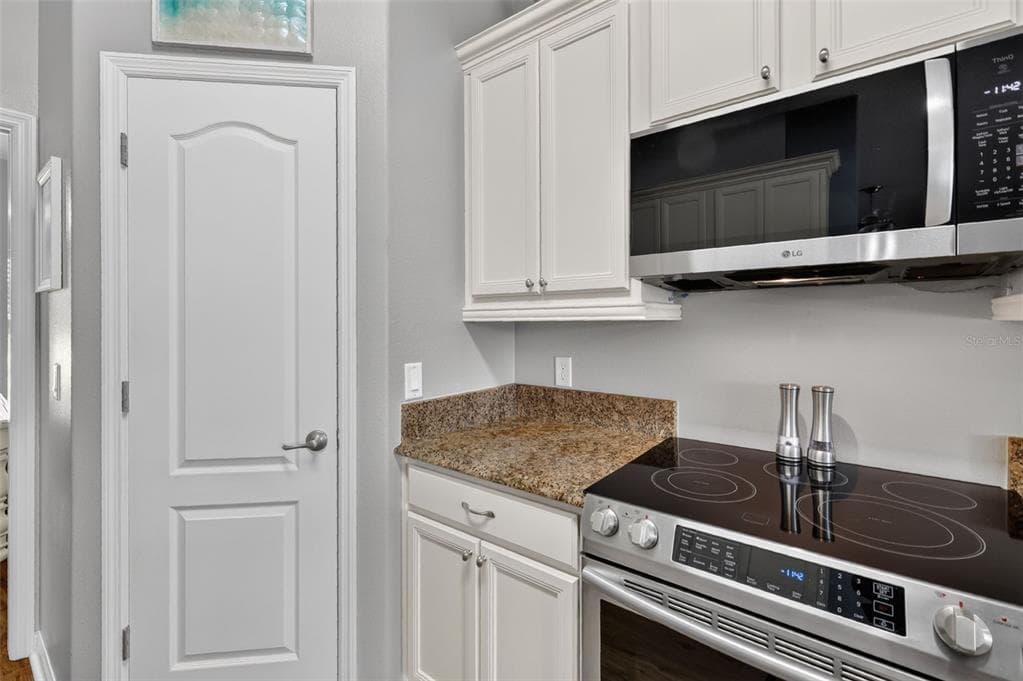 12037 EAGLE POINT CT photo 16
