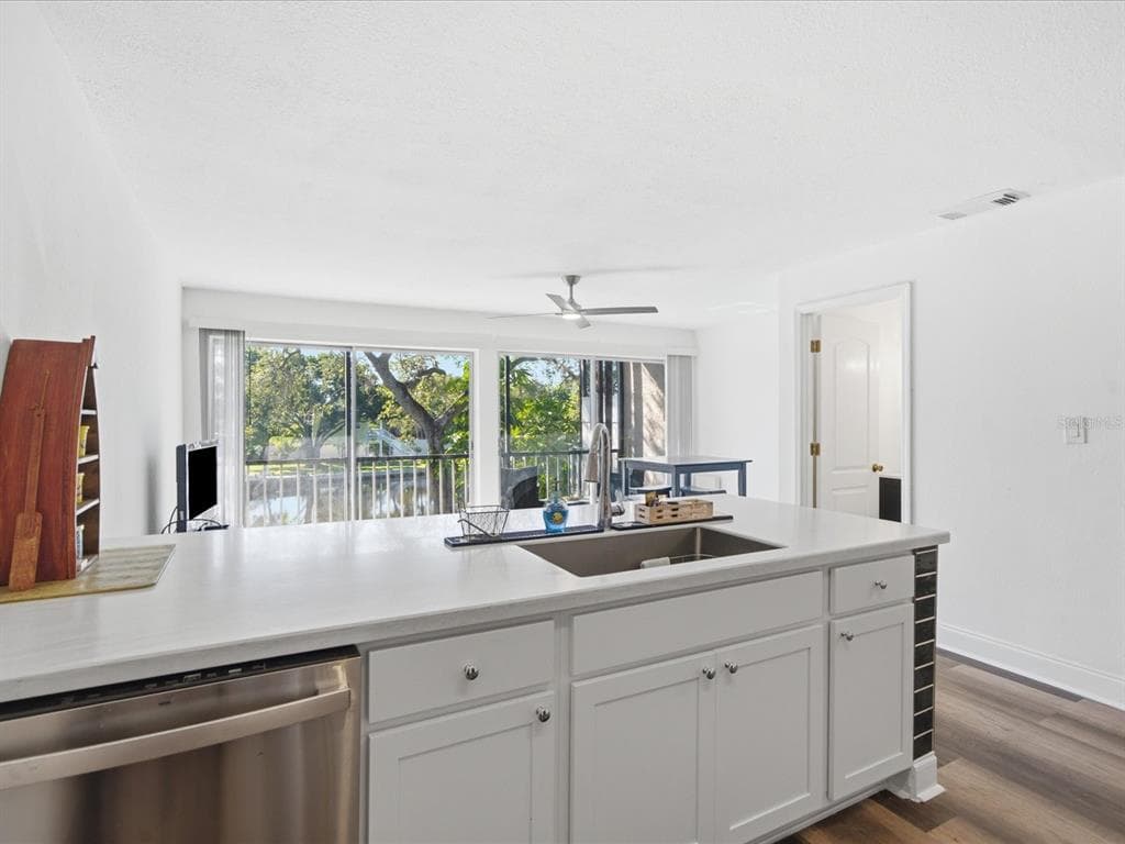 9009 TUDOR DRIVE G206 photo 15