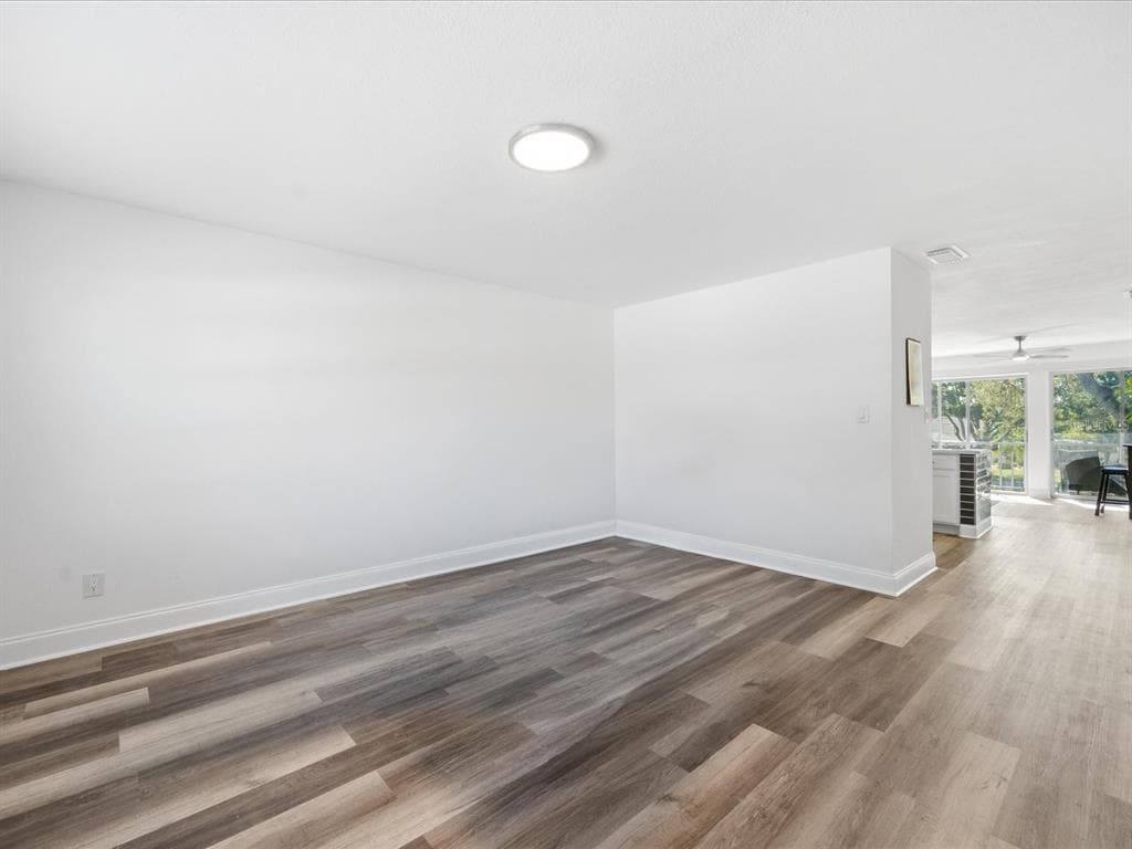 9009 TUDOR DRIVE G206 photo 8