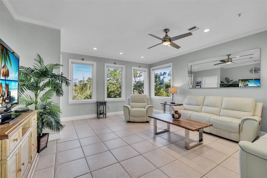 848 EVERGREEN WAY photo 2