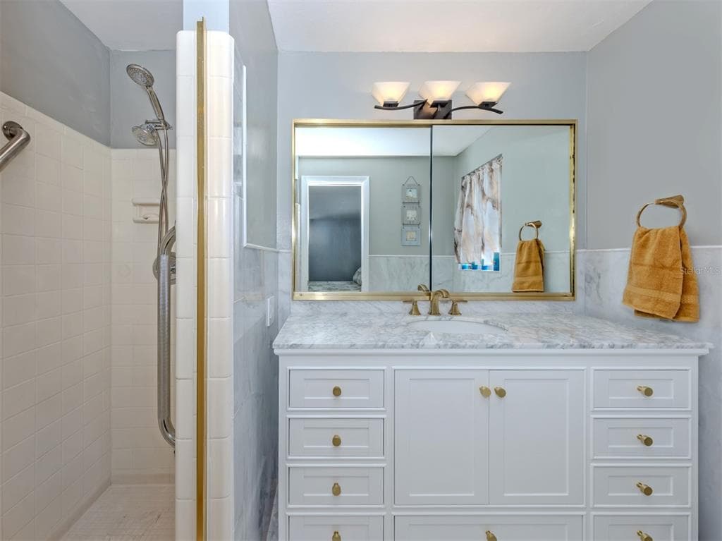 1480 LAKESIDE DRIVE photo 17