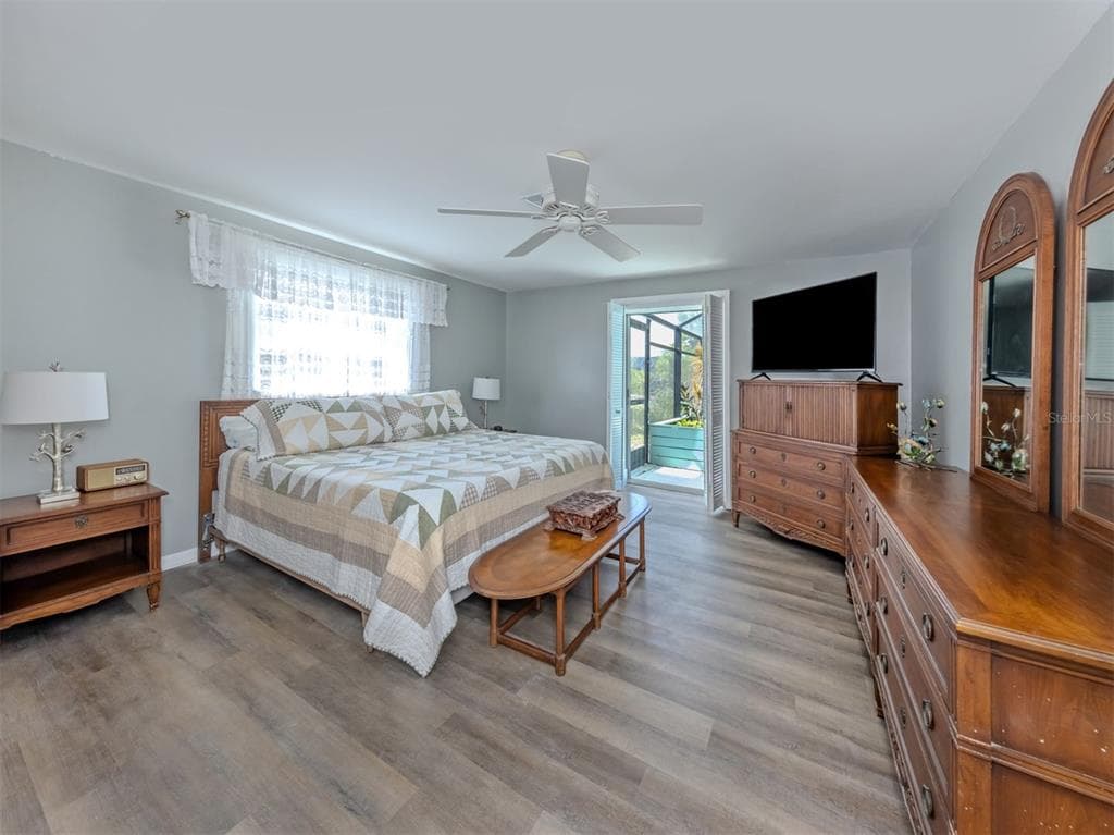 1480 LAKESIDE DRIVE photo 16