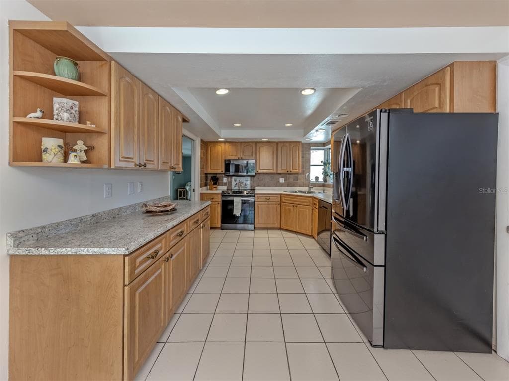 1480 LAKESIDE DRIVE photo 14