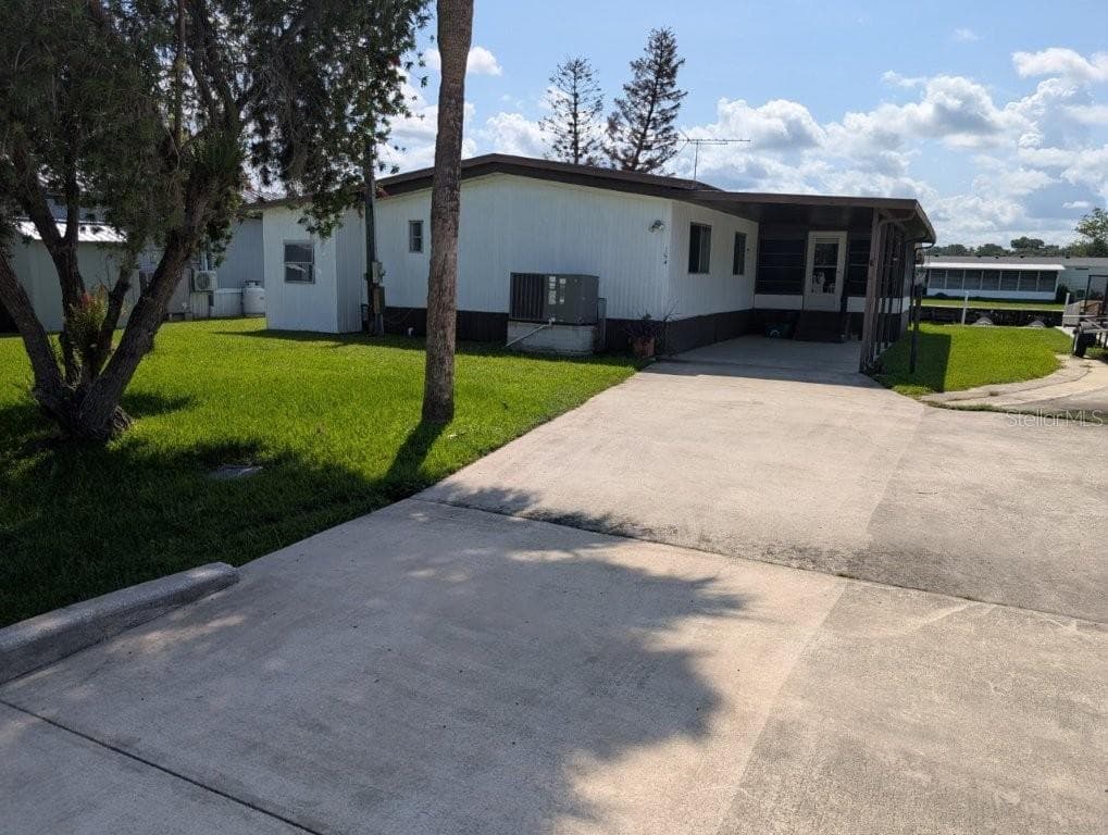 154 MOONLITE DRIVE photo 2