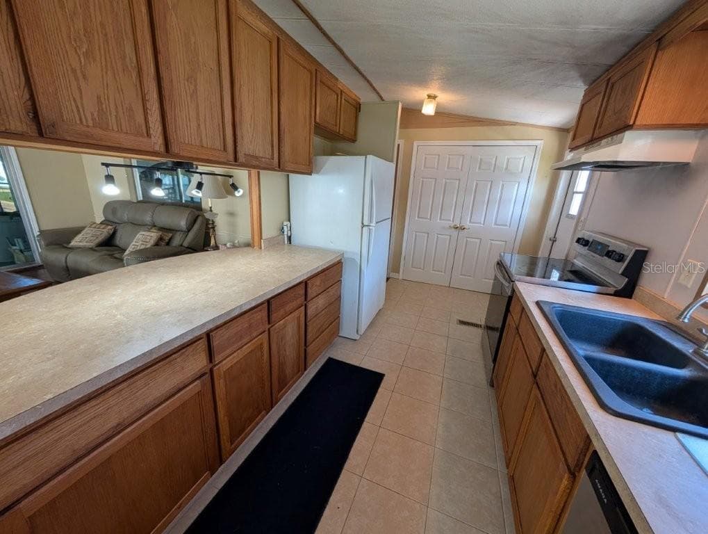 154 MOONLITE DRIVE photo 15