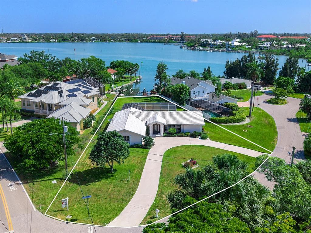 396 BAYSHORE DRIVE photo 1