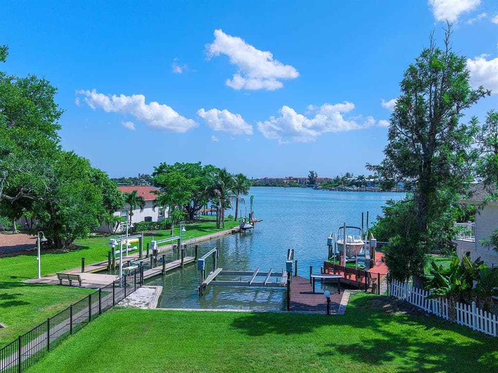 396 BAYSHORE DRIVE photo 24