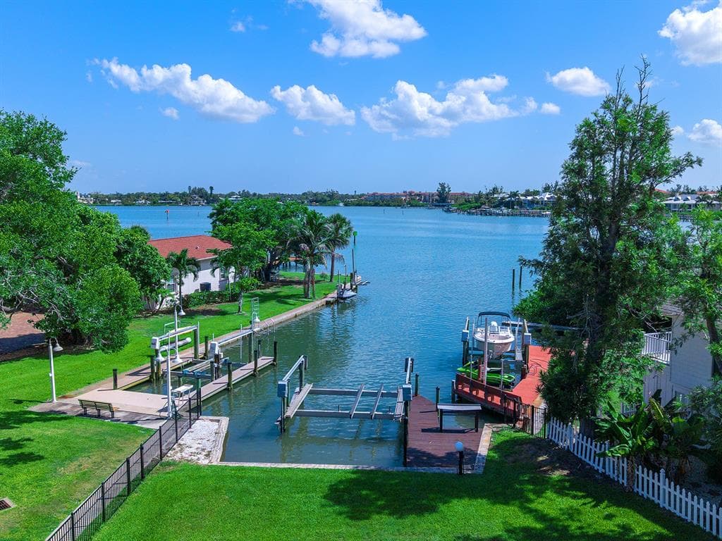 396 BAYSHORE DRIVE photo 25