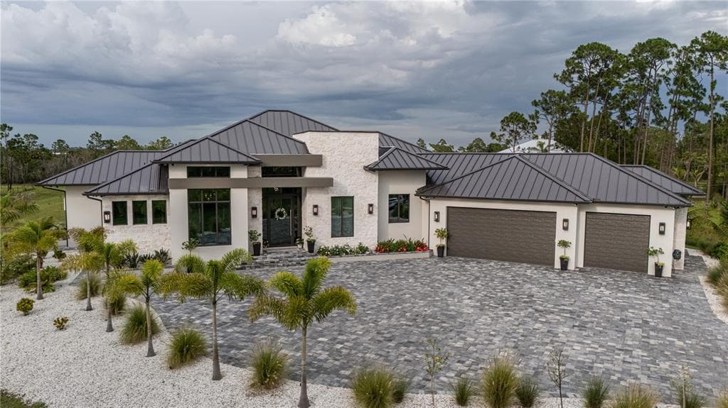 9240 FALCON COURT photo 1