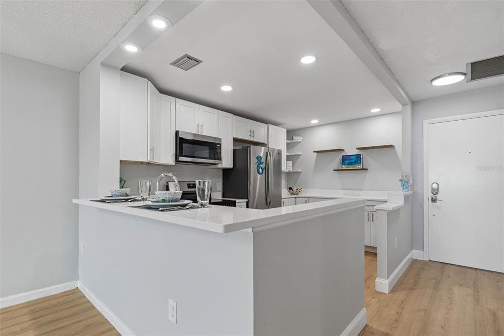 100 BLUFF VIEW DRIVE 509C photo 6