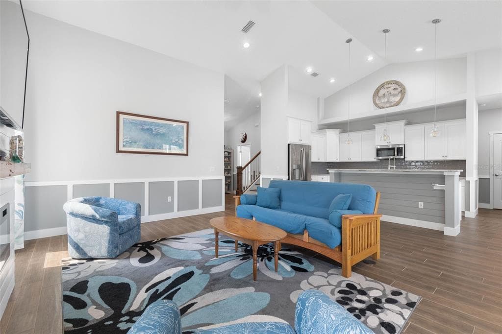 127 SEASIDE POINT photo 13