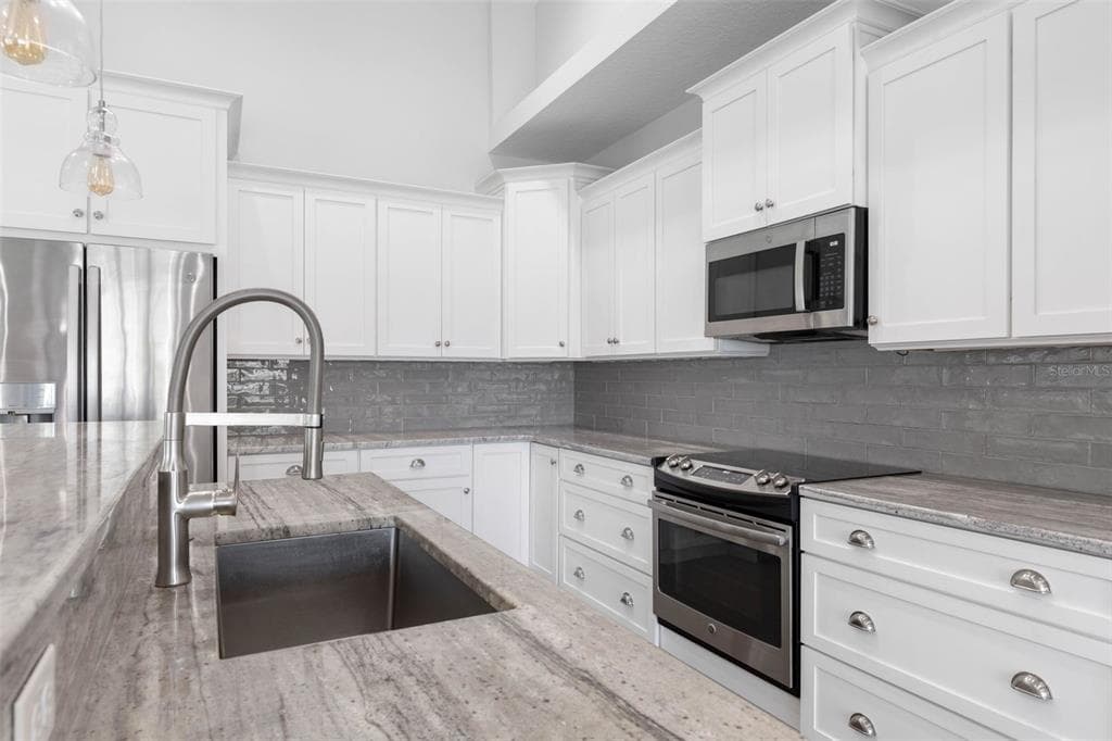 127 SEASIDE POINT photo 18