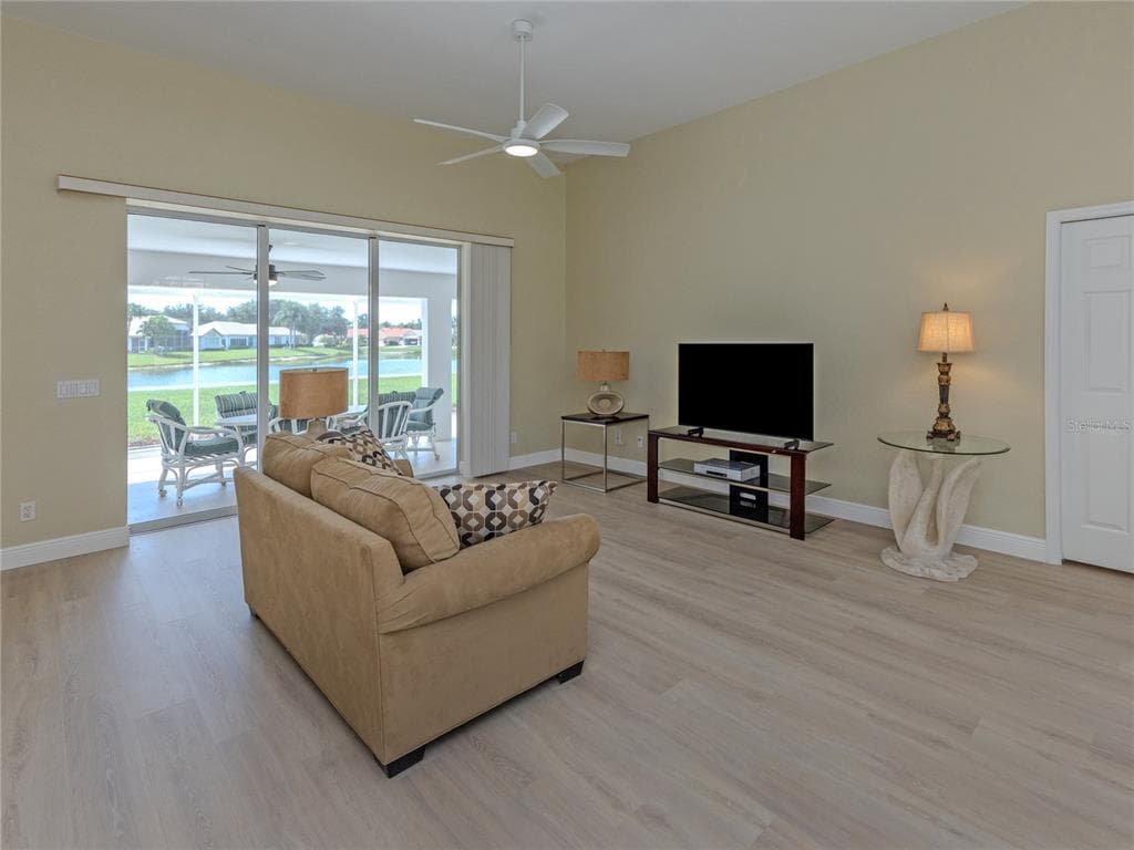 5078 WINTER ROSE WAY photo 6