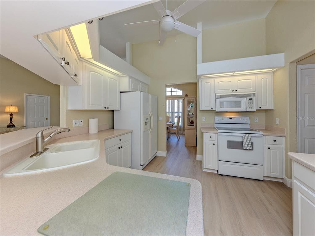 5078 WINTER ROSE WAY photo 13